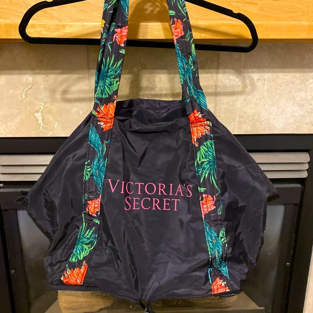 Victoria’s Secret Tote - Picture 1 of 4
